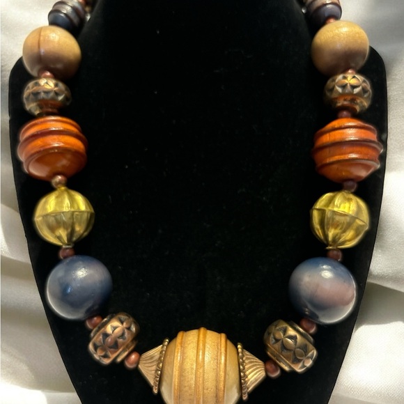 ๐๏ธ3 for$25๐๏ธ Gold Tone Chunky Wood-look Boho Design Necklace 19-1/2โ - Picture 2 of 7